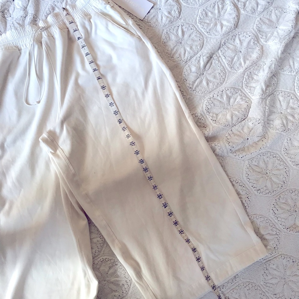 NWT Athleta wide leg sweatpants cropped white cream XL triumph hybrid capris - Picture 14 of 16